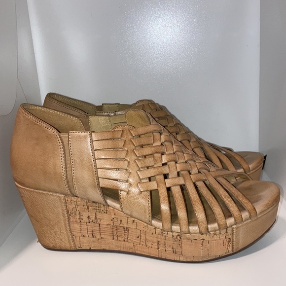 Chocolat Blu | Shoes | Chocolat Blu Web Woven Tan Leather Platform Cork  Wedge Sandals 85 Chocolate | Poshmark